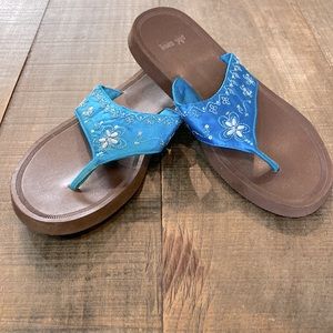 Old Navy Women’s Blue Sandals (Size 6)